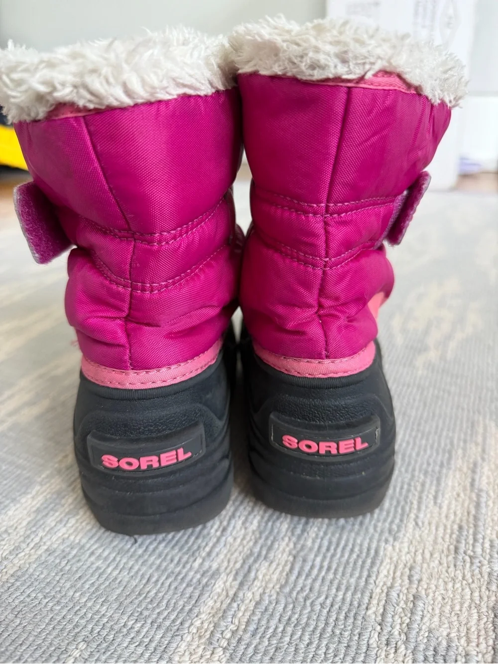Sorel bright pink
